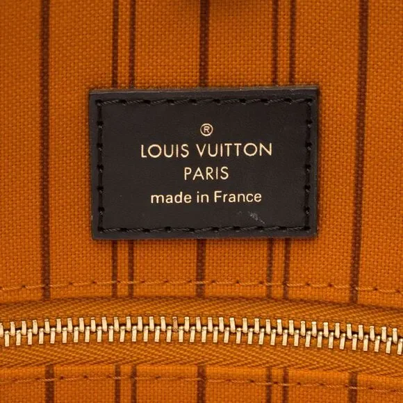 Louis Vuitton Giant Monogram Canvas Jungle Onthego GM Tote - Picture 8 of 12